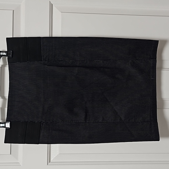 ✨️Pretty Slip On Striped Pencil Skirt with Wide Elastic on Sides of the Waist - Picture 15 of 16